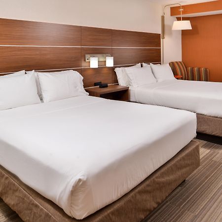 Holiday Inn Express Westley By Ihg Exterior photo