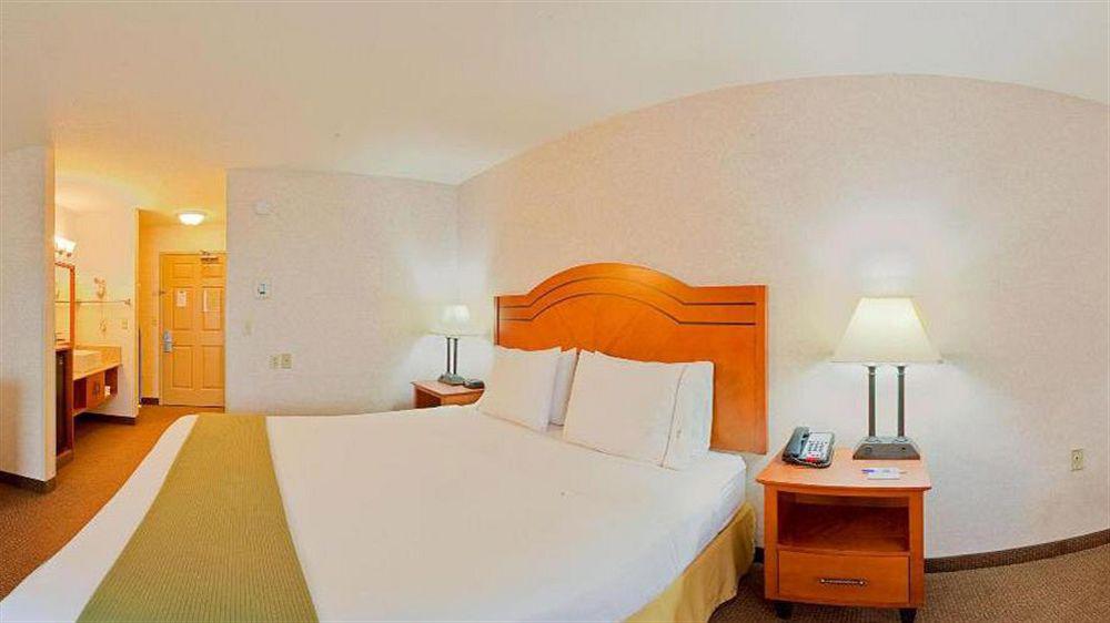 Holiday Inn Express Westley By Ihg Exterior photo
